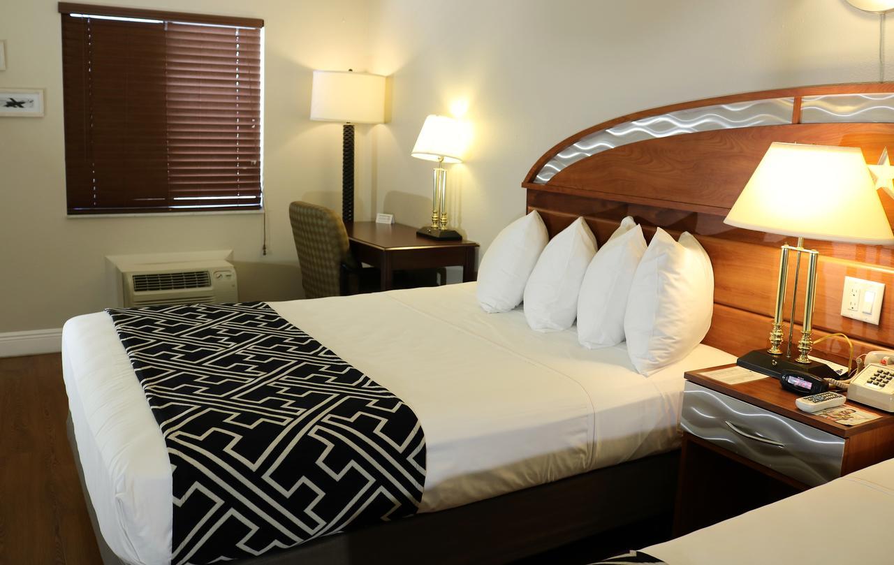 Monte Carlo Inn- Near Disney Кіссіммі Екстер'єр фото